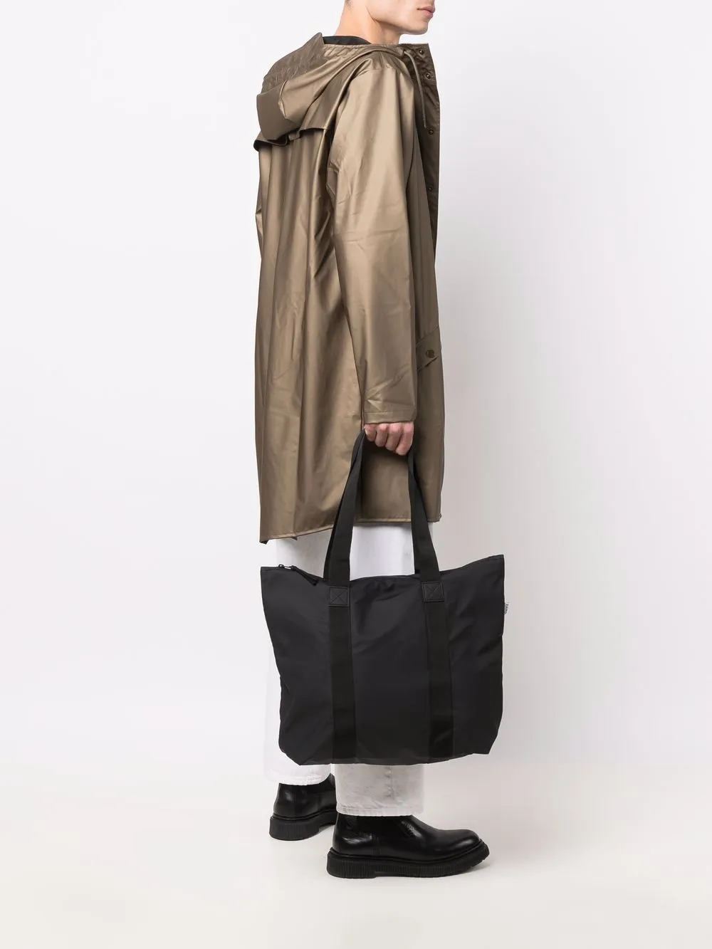 top zip-fastening tote bag